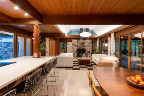 $1,095,000 | 5 South Brown Road, Orono, MN 55356