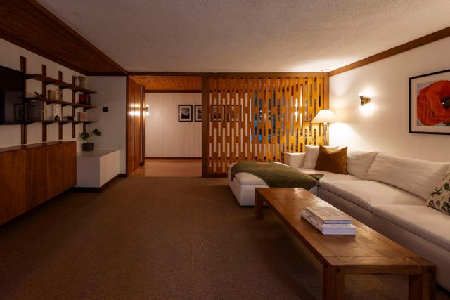 $1,095,000 | 5 South Brown Road, Orono, MN 55356