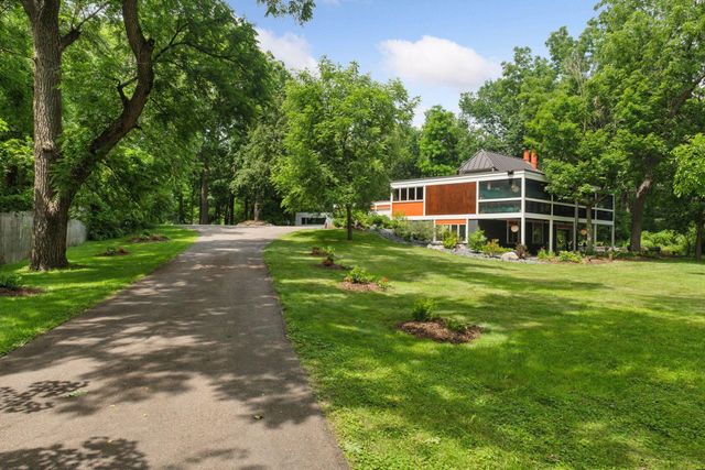 $1,095,000 | 5 South Brown Road, Orono, MN 55356
