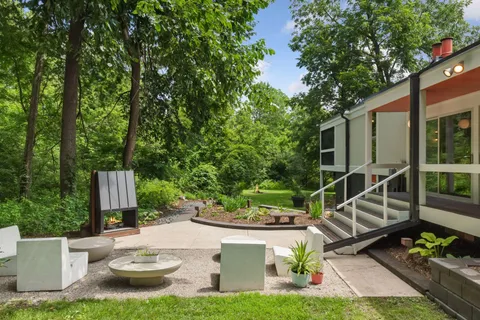 $1,095,000 | 5 South Brown Road, Orono, MN 55356