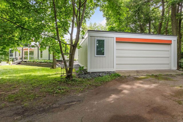 $1,095,000 | 5 South Brown Road, Orono, MN 55356