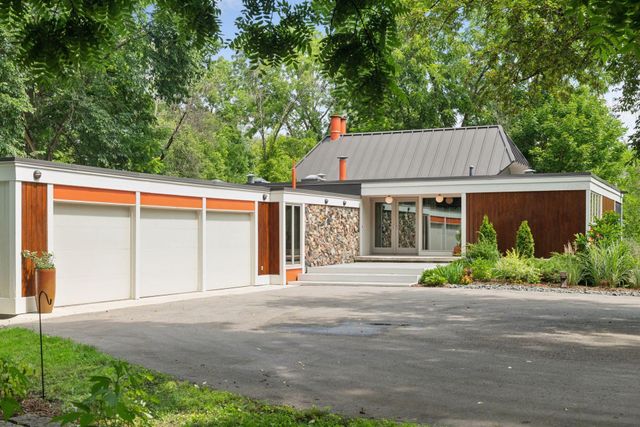 $1,095,000 | 5 South Brown Road, Orono, MN 55356