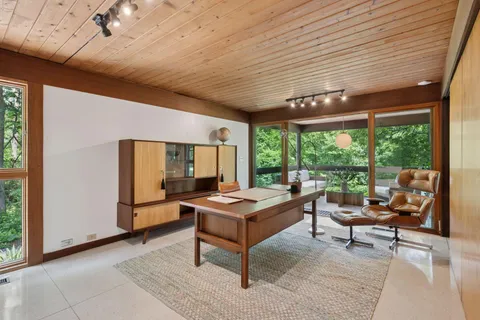 $1,095,000 | 5 South Brown Road, Orono, MN 55356