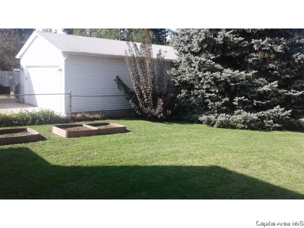 2117 Blackhawk Road Springfield, IL 62702 - Photo 12 of 36