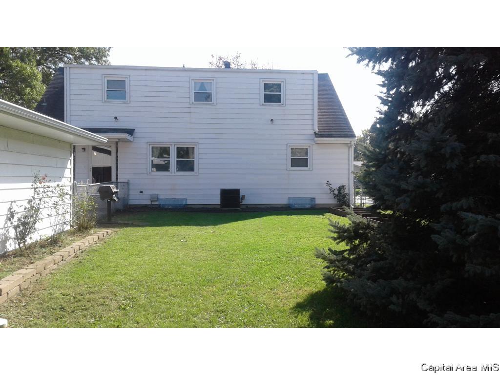 2117 Blackhawk Road Springfield, IL 62702 - Photo 16 of 36