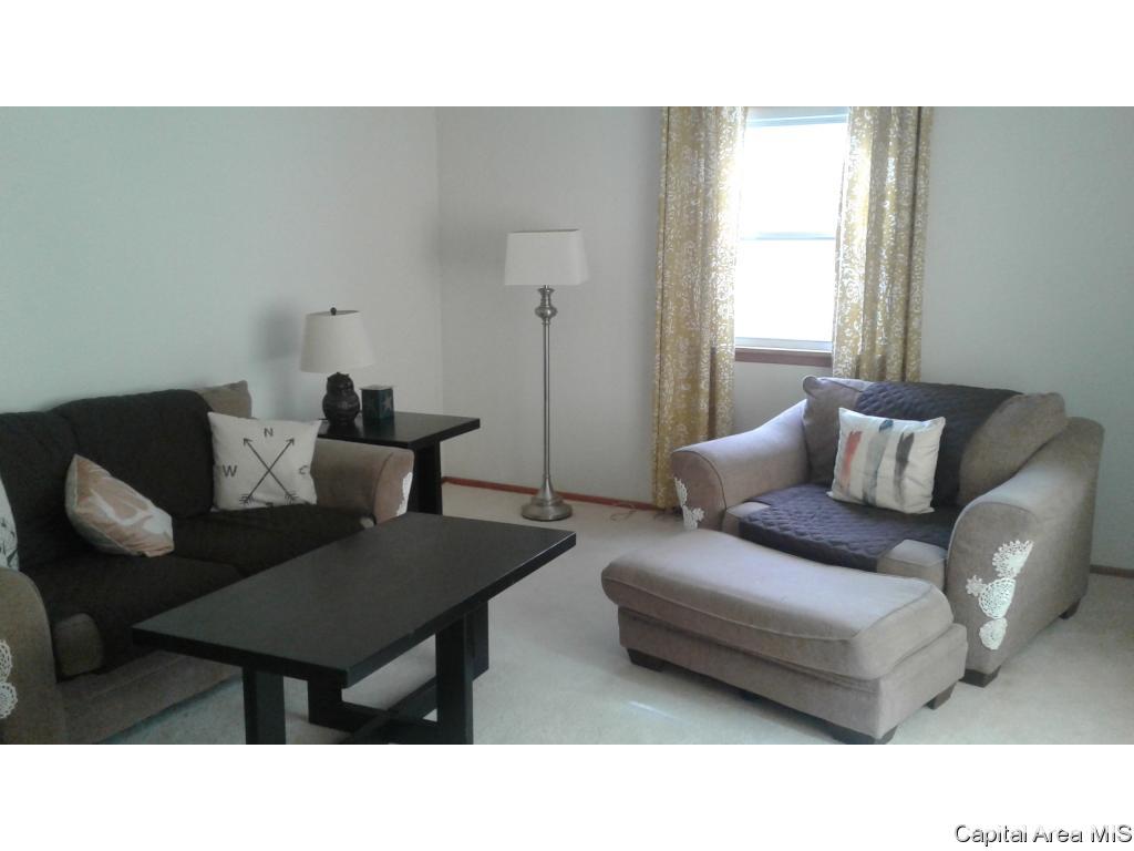2117 Blackhawk Road Springfield, IL 62702 - Photo 2 of 36