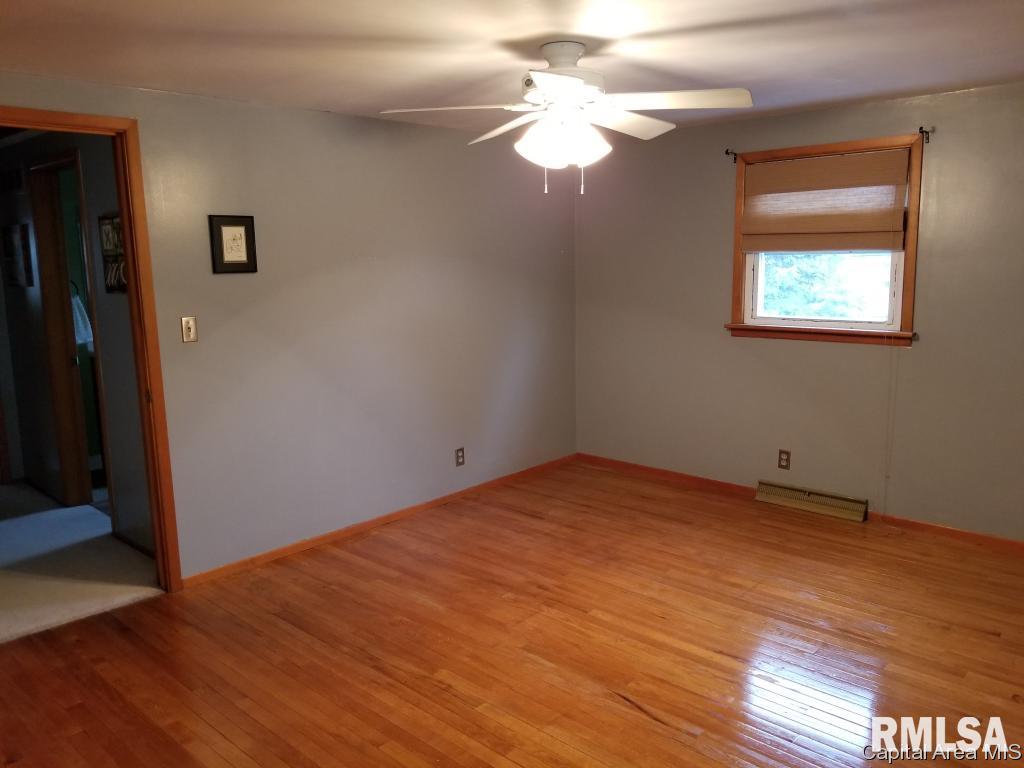 2117 Blackhawk Road Springfield, IL 62702 - Photo 24 of 36