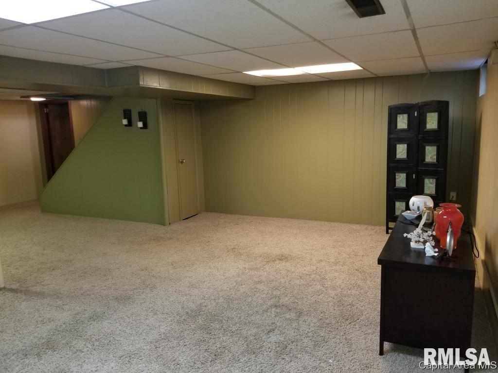 2117 Blackhawk Road Springfield, IL 62702 - Photo 27 of 36