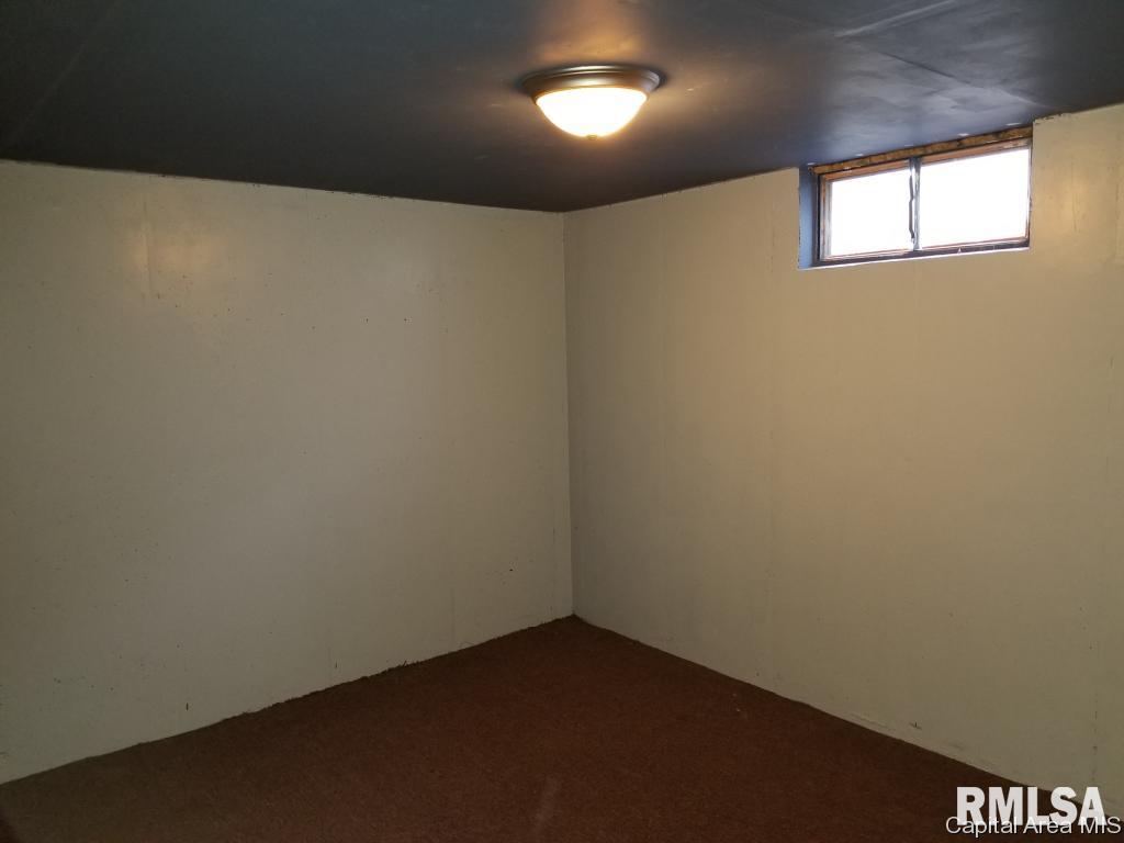 2117 Blackhawk Road Springfield, IL 62702 - Photo 30 of 36