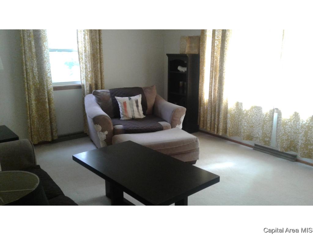 2117 Blackhawk Road Springfield, IL 62702 - Photo 3 of 36