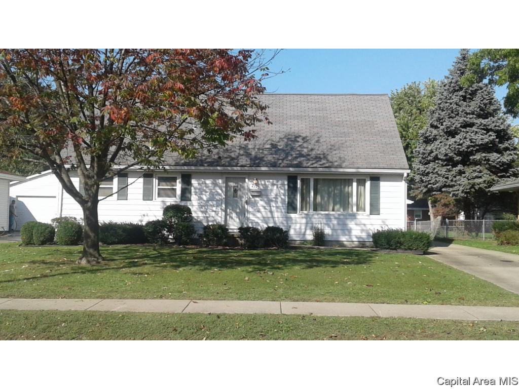 2117 Blackhawk Road Springfield, IL 62702 - Photo 32 of 36