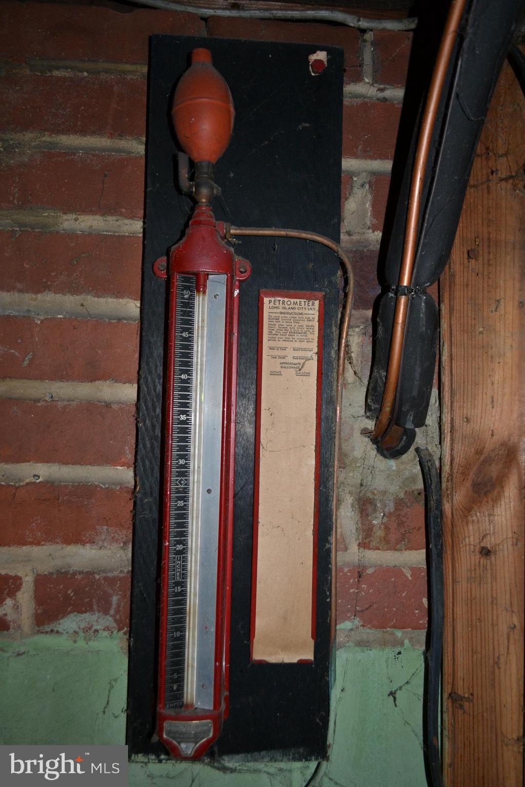 109 Locust Lane Elkton, MD 21921 - Photo 46 of 47 Antique Oil Gauge stays