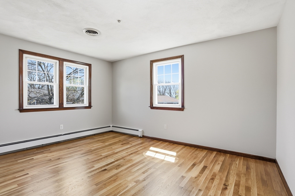 175 Mallard Way Waltham, MA 02452 - Photo 17 of 35