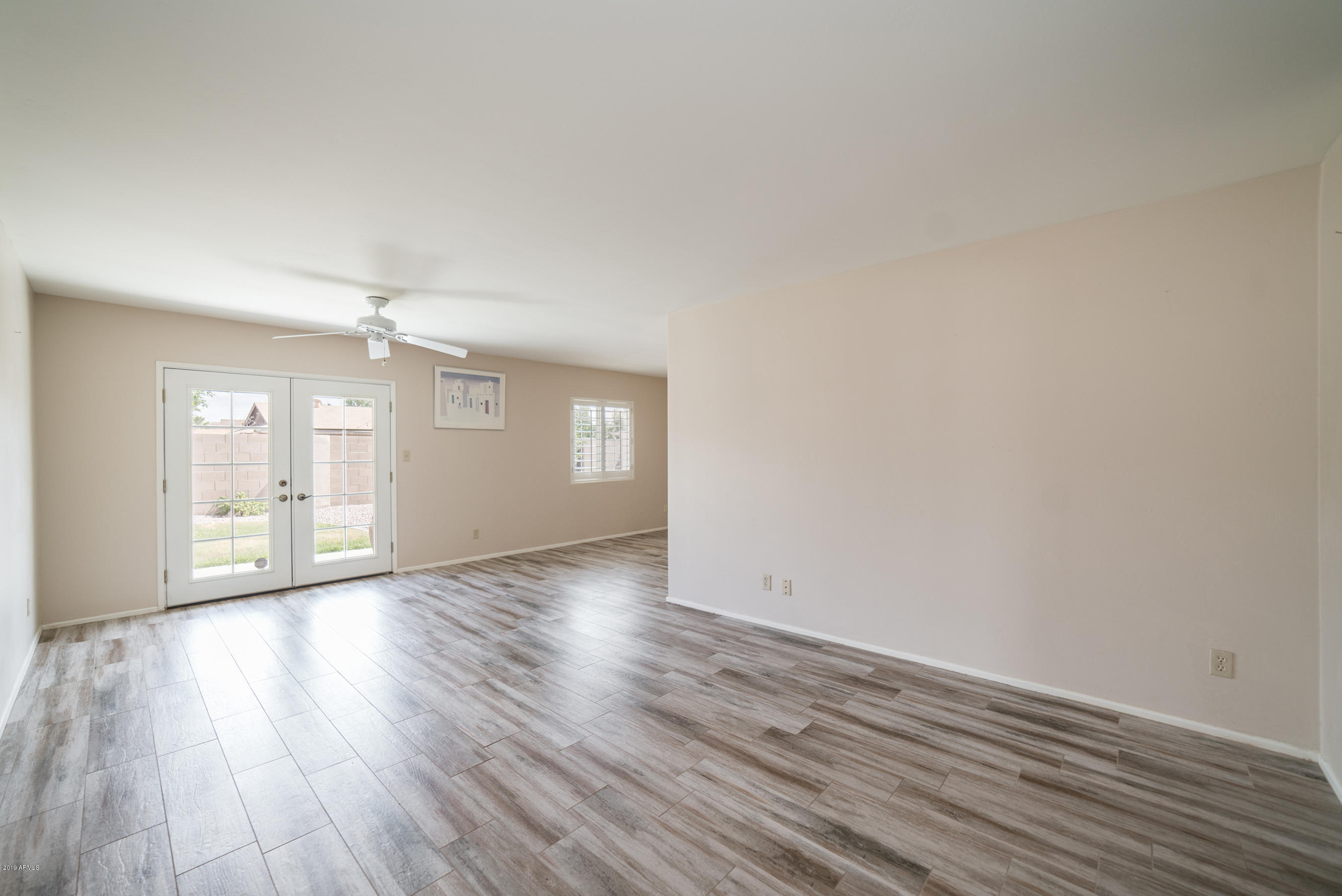 2850 East Cochise Road Phoenix, AZ 85028 - Photo 7 of 27 Family Room