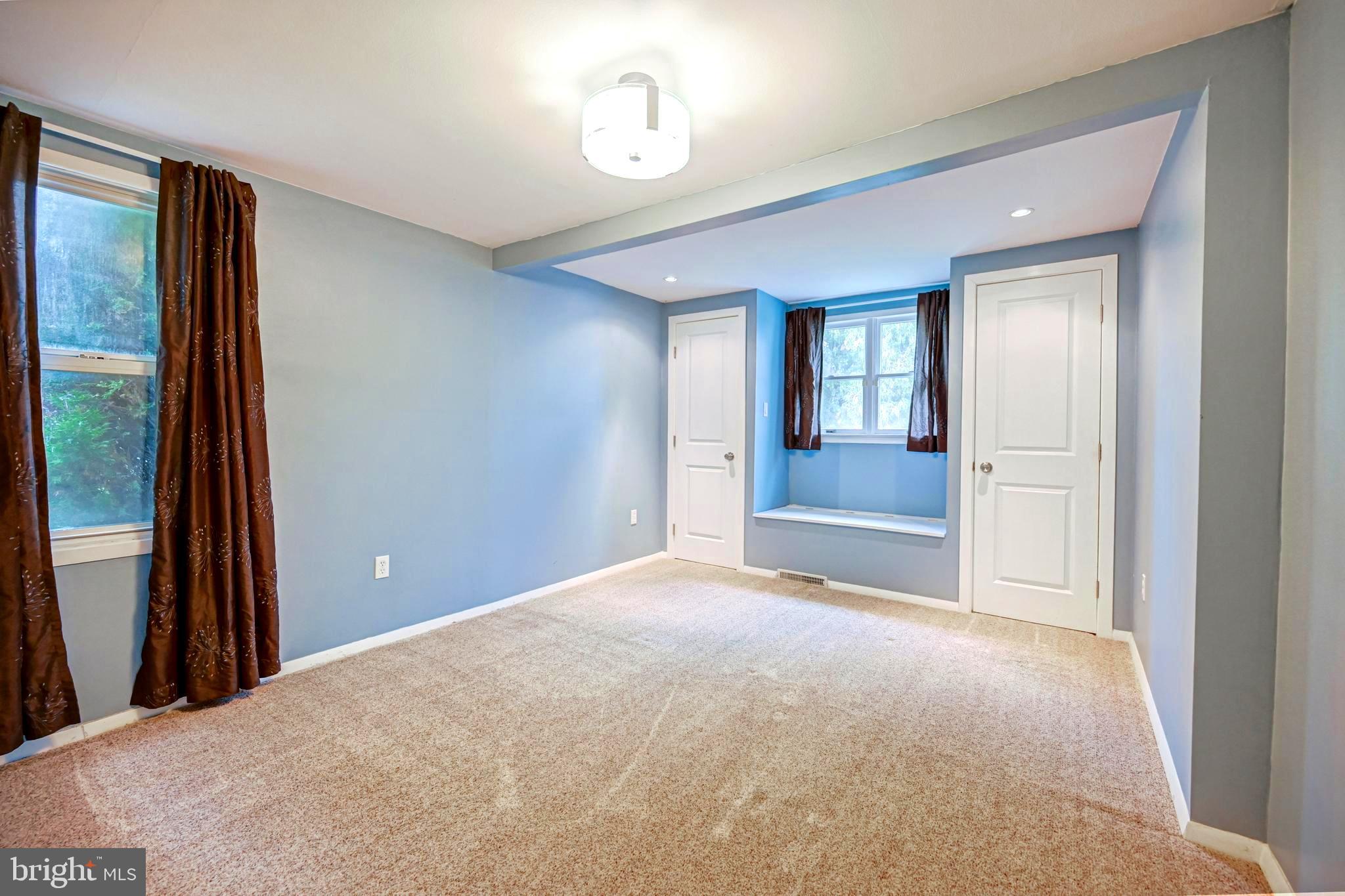 1995 Filbert Street York, PA 17404 - Photo 12 of 39 Gallery Image 12