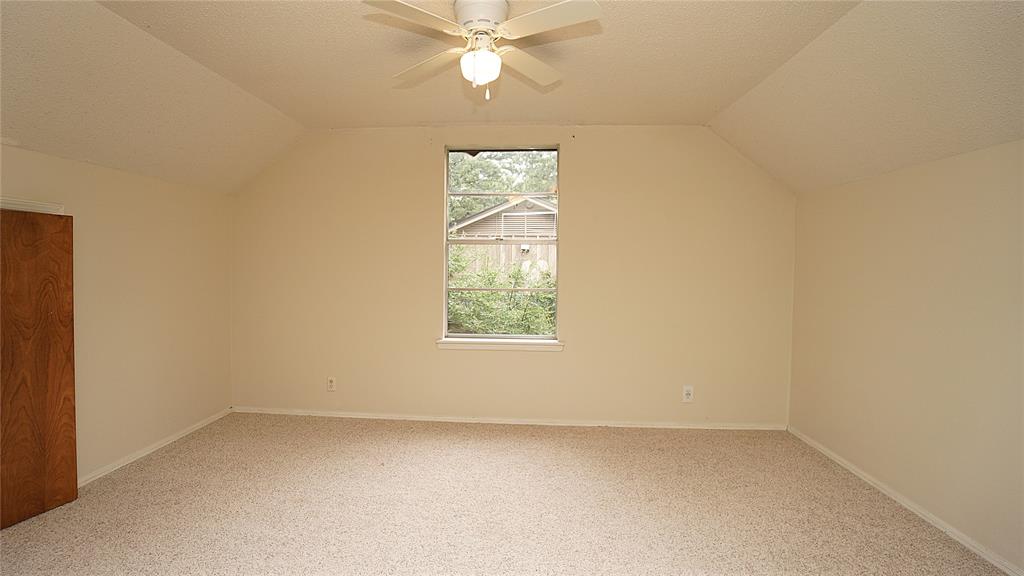 606 Queens Road Denison, TX 75020 - Photo 27 of 37 Upstairs
