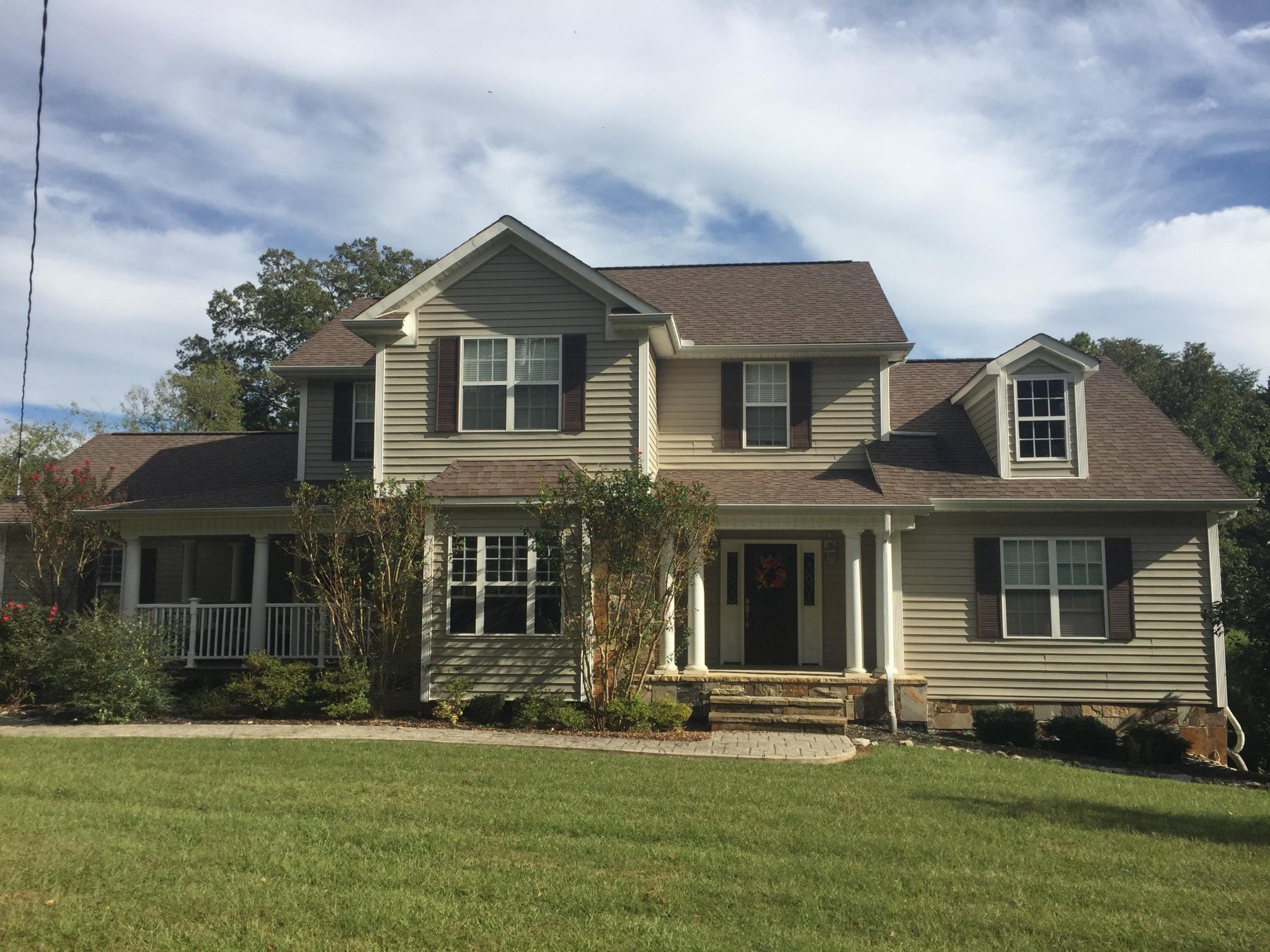 1016 Mountain Road Clinton, TN 37716 - Photo 1 of 30 a front view of a house with a yard