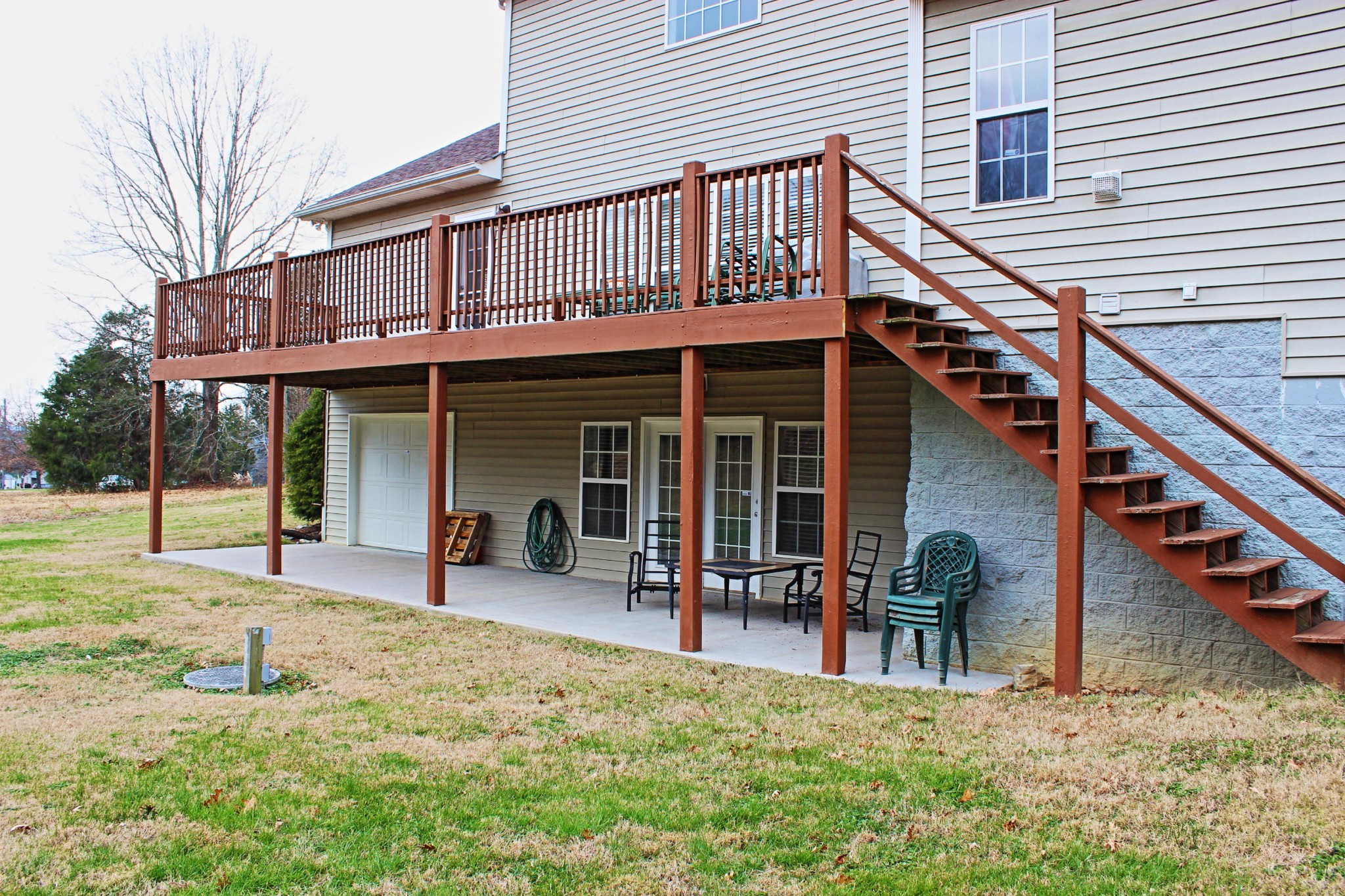 1016 Mountain Road Clinton, TN 37716 - Photo 6 of 30 a view of a house with backyard porch and sitting area