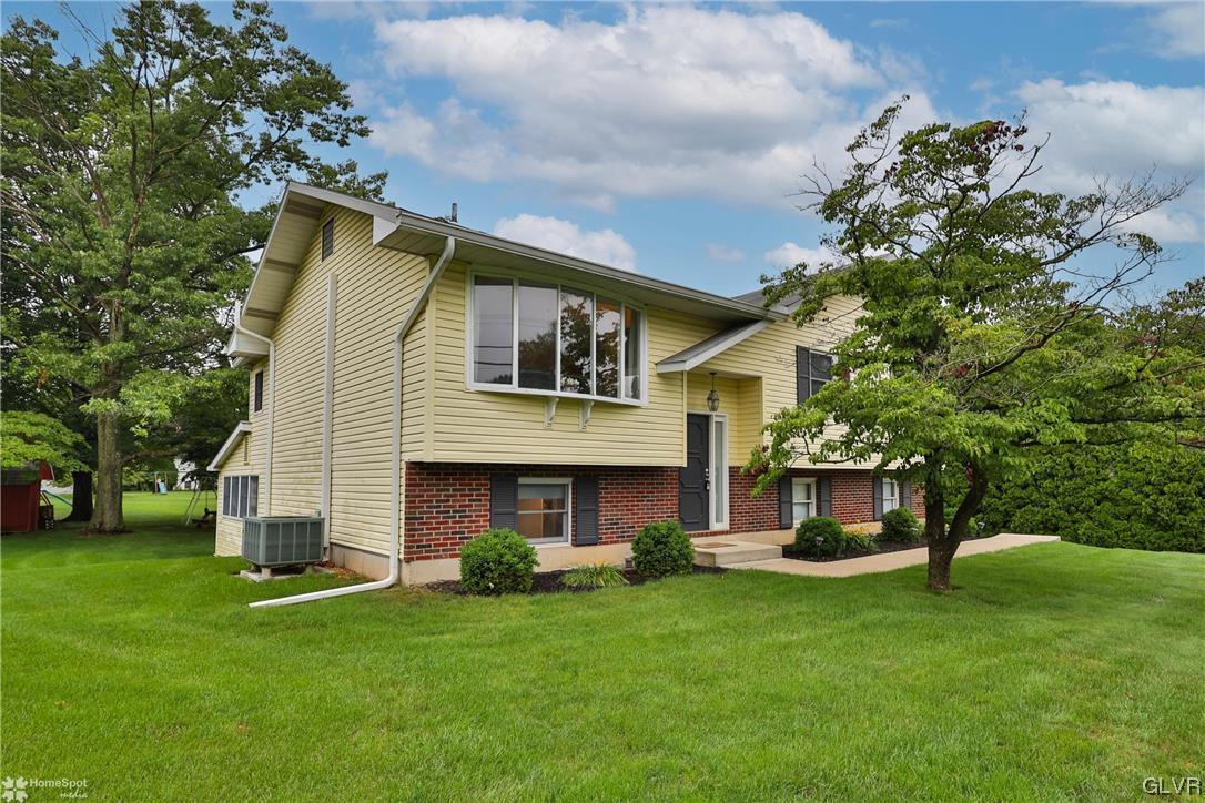 1900 Riverbend Road Allentown, PA 18103 - Photo 3 of 48 Gallery Image 3