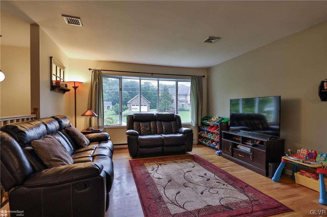 1900 Riverbend Road Allentown, PA 18103 - Photo 5 of 48 Gallery Image 5
