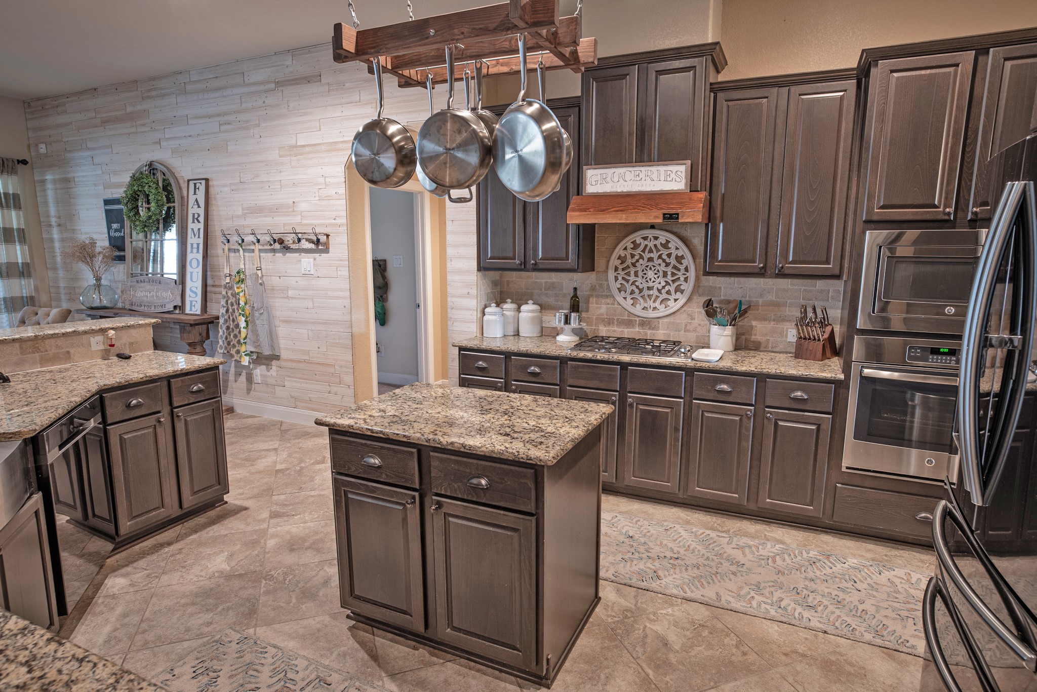 1283 Laurel Lane Angleton, TX 77515 - Photo 14 of 40 Island cabinets is a great prep area.