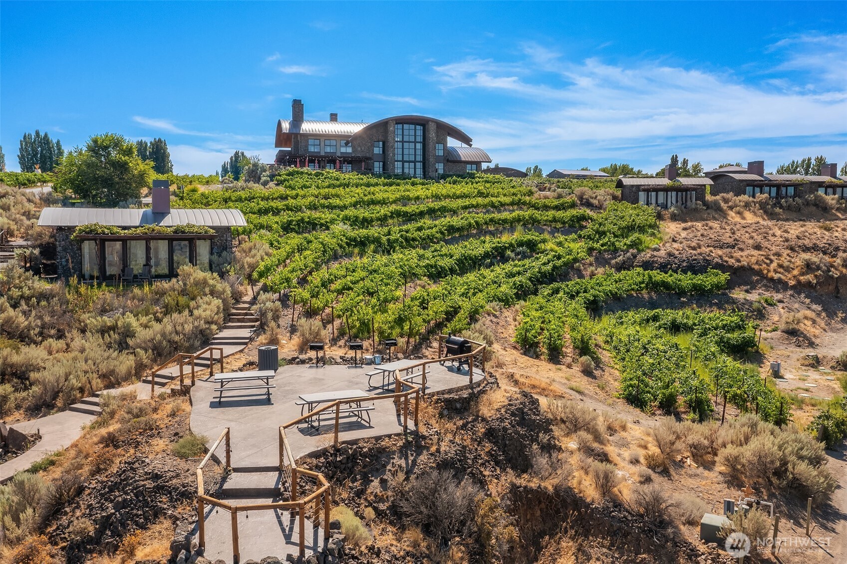 344 Silica Road Northwest, Unit 1 Quincy, WA 98848 - Photo 5 of 30 a view of a chairs and table in the patio
