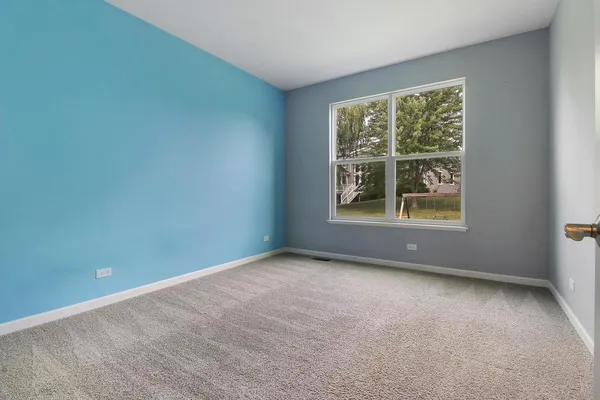 $3,700 | 643 Seneca Street, Volo, IL 60030