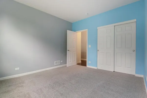 $3,700 | 643 Seneca Street, Volo, IL 60030