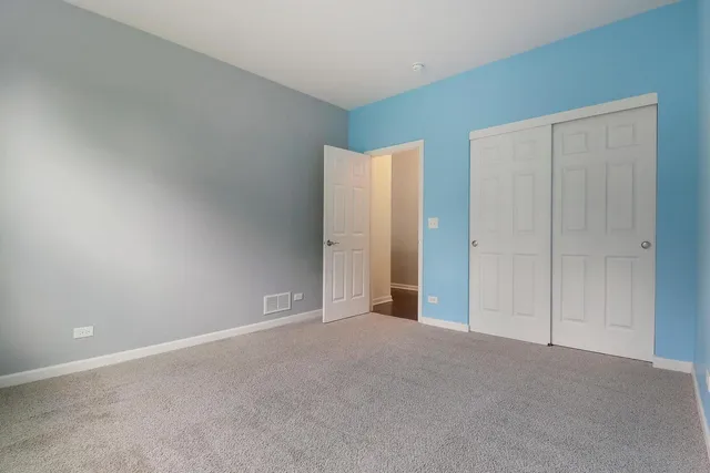 $3,700 | 643 Seneca Street, Volo, IL 60073