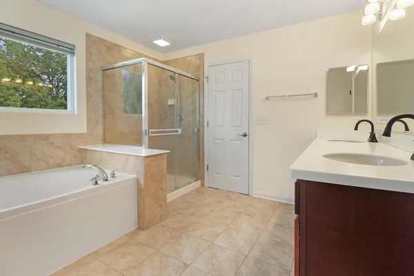 $3,700 | 643 Seneca Street, Volo, IL 60030