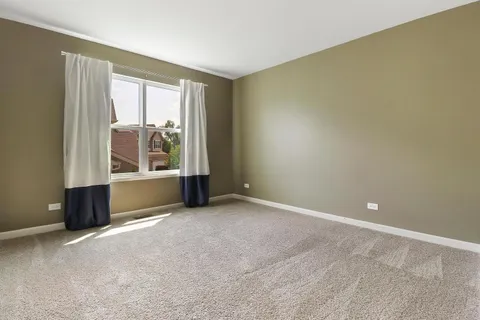 $3,700 | 643 Seneca Street, Volo, IL 60073