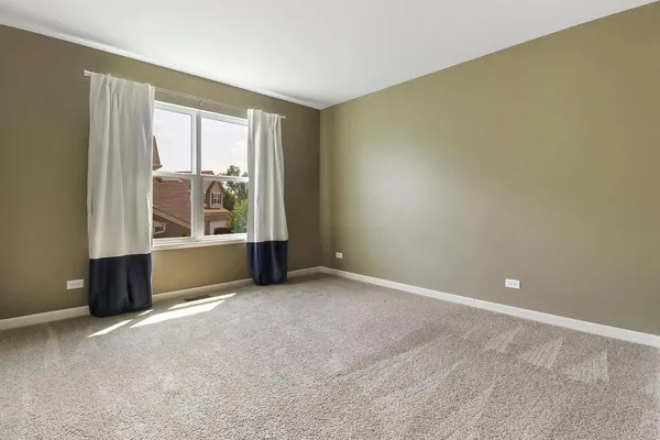 $3,700 | 643 Seneca Street, Volo, IL 60030