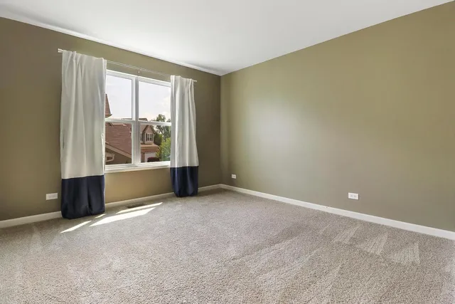 $3,700 | 643 Seneca Street, Volo, IL 60073