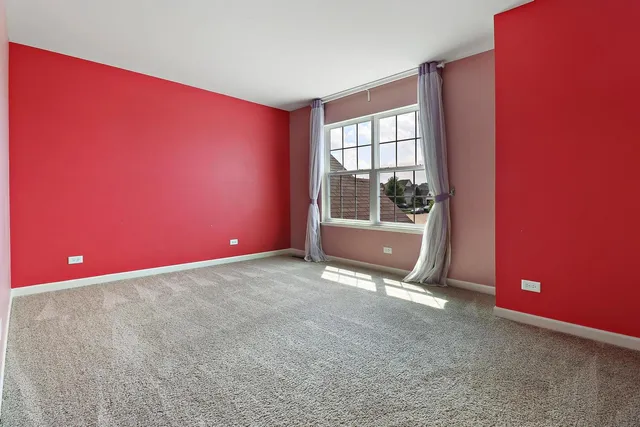 $3,700 | 643 Seneca Street, Volo, IL 60073