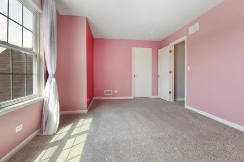 $3,700 | 643 Seneca Street, Volo, IL 60073