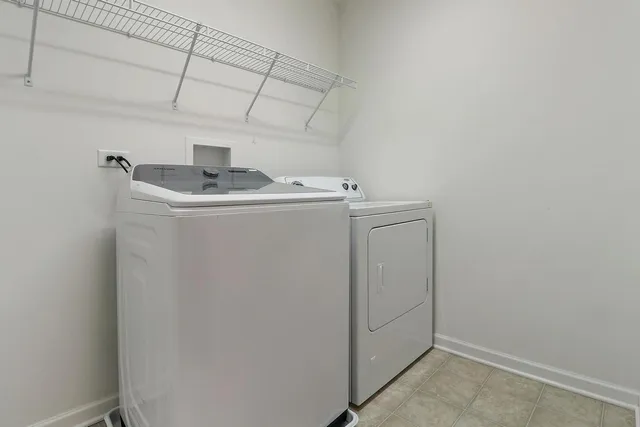 $3,700 | 643 Seneca Street, Volo, IL 60073