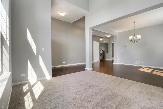 $3,700 | 643 Seneca Street, Volo, IL 60073