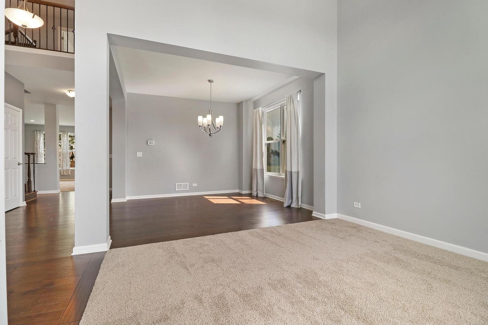 643 Seneca Street Volo, IL 60073 - Photo 4 of 37