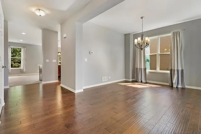 $3,700 | 643 Seneca Street, Volo, IL 60073