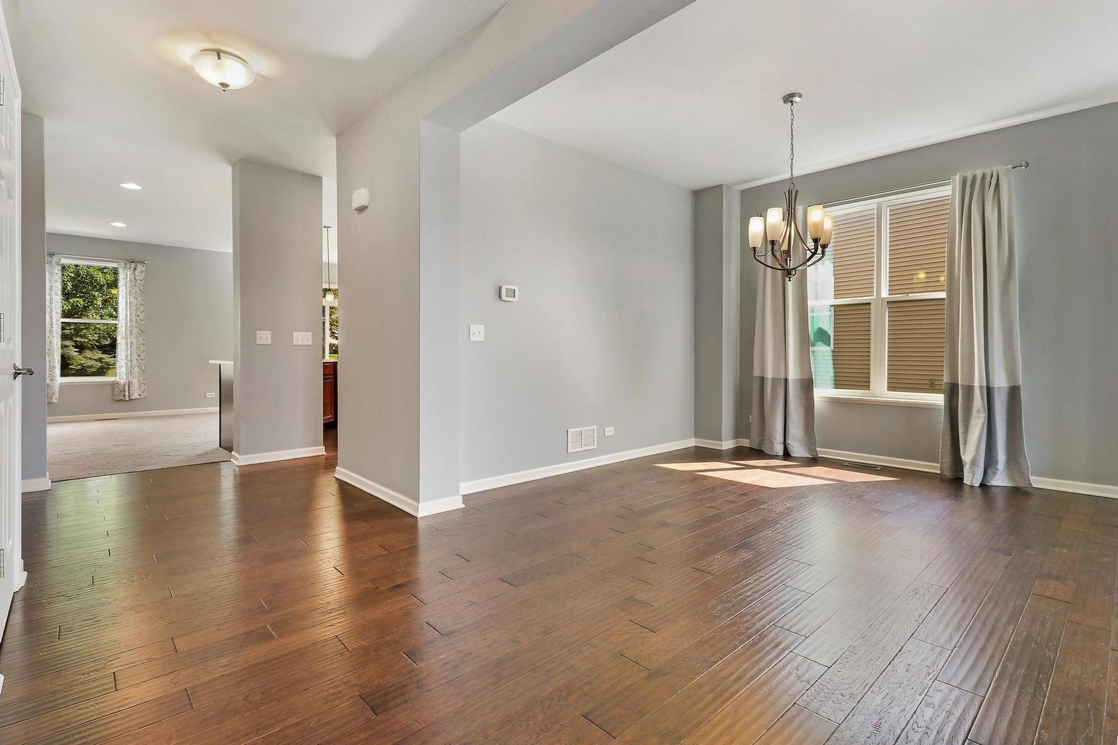 643 Seneca Street Volo, IL 60073 - Photo 6 of 37