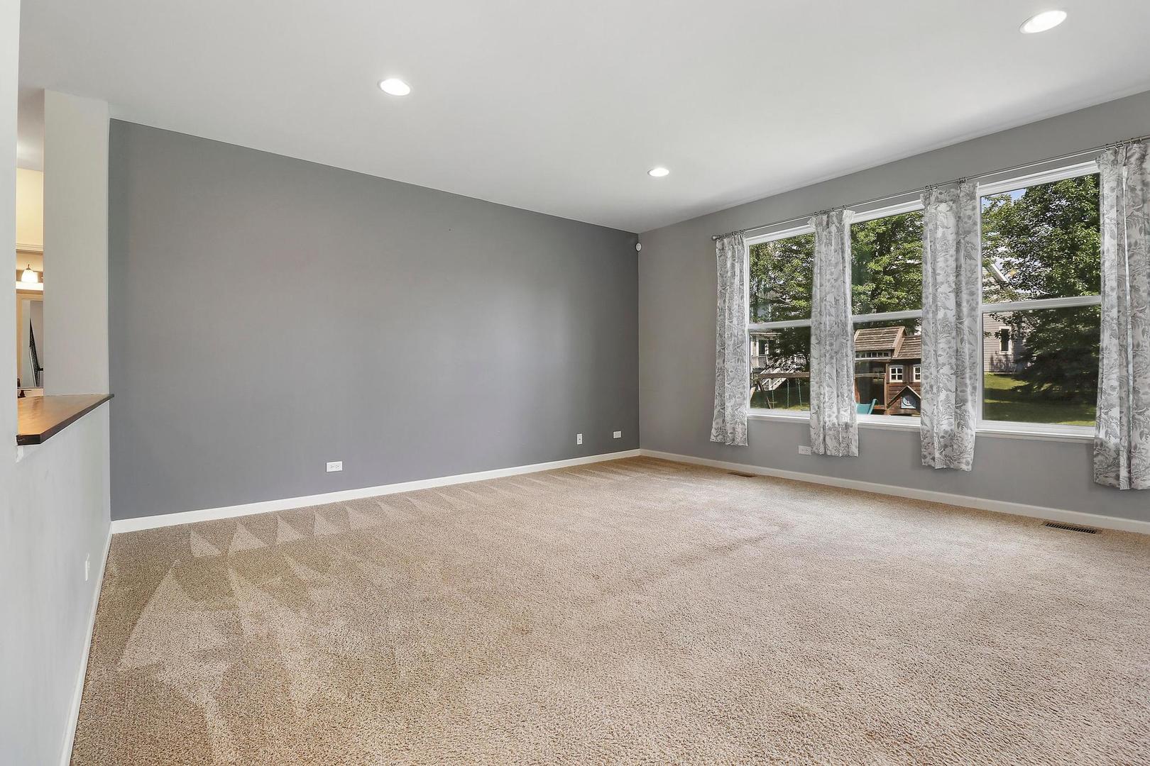 643 Seneca Street Volo, IL 60073 - Photo 7 of 37