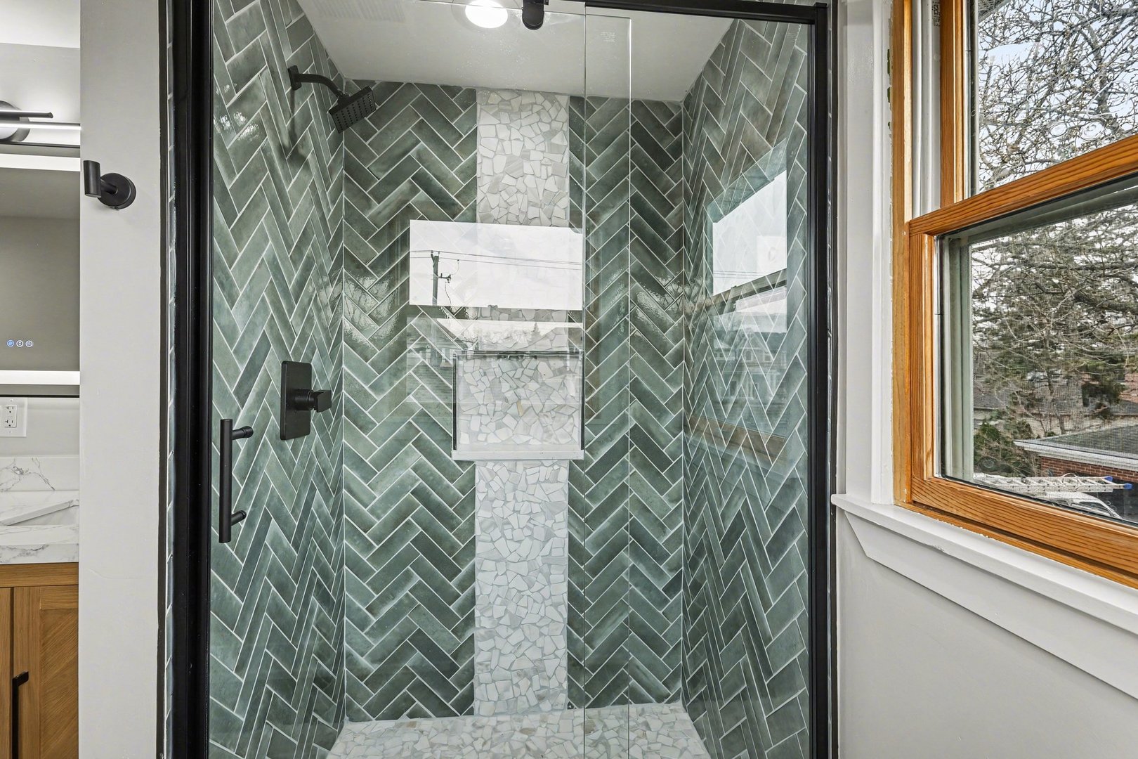 538 North Broadway Avenue Park Ridge, IL 60068 - Photo 19 of 34 a bathroom with a shower and a window