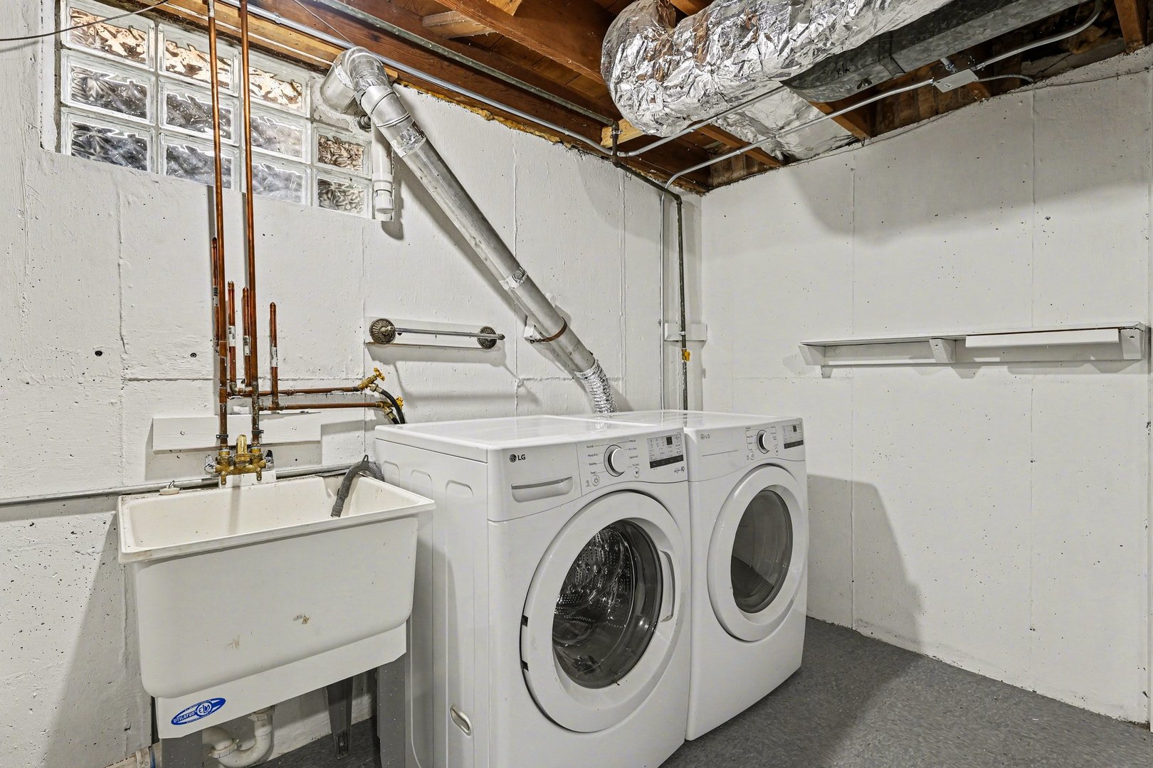 538 North Broadway Avenue Park Ridge, IL 60068 - Photo 31 of 34 a utility room with dryer and washer