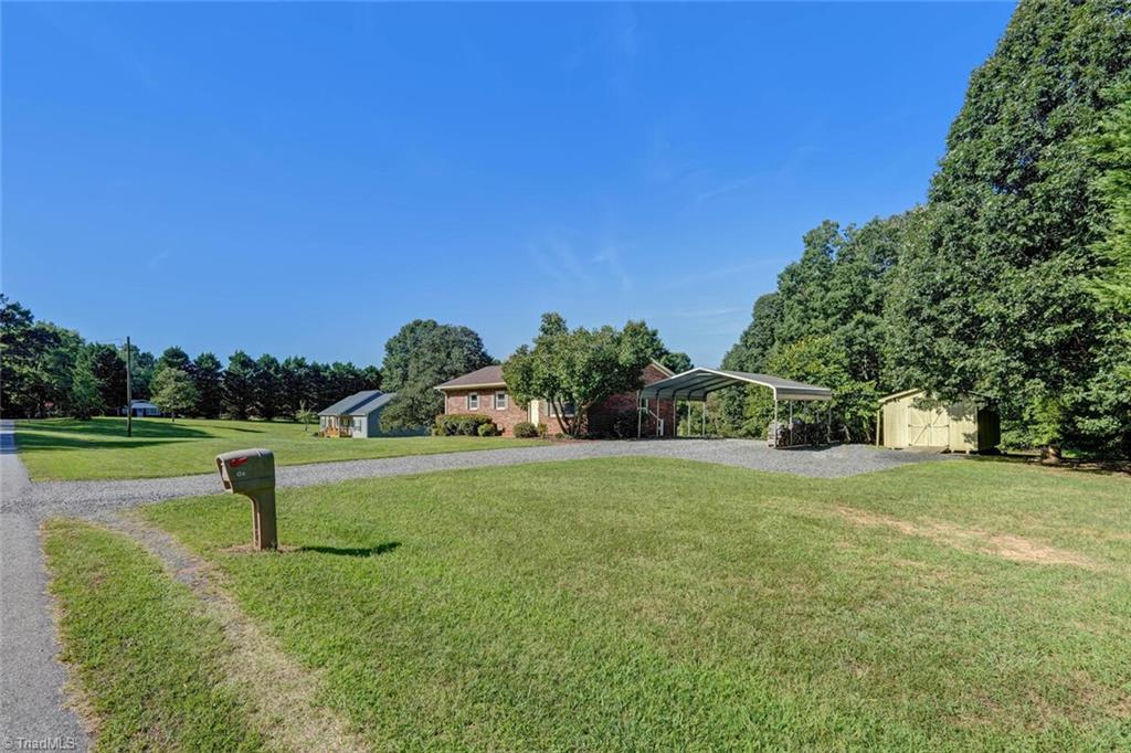 130 Harbor Road Reidsville, NC 27320 - Photo 2 of 35 Gallery Image 2