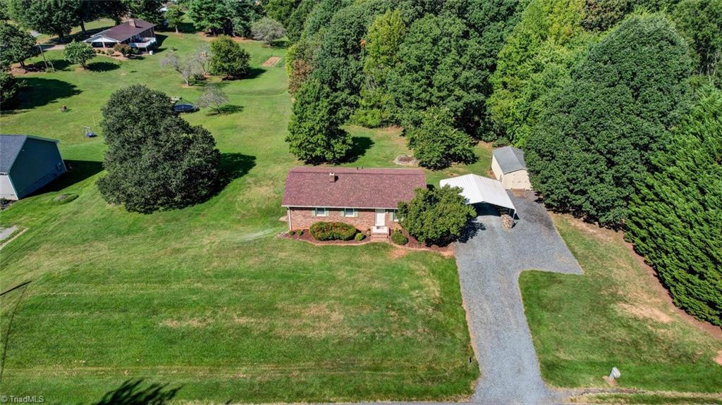 130 Harbor Road Reidsville, NC 27320 - Photo 3 of 35 Gallery Image 3