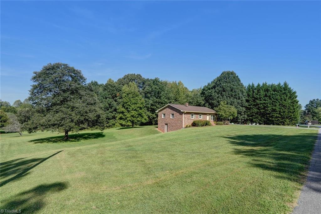 130 Harbor Road Reidsville, NC 27320 - Photo 7 of 35 Gallery Image 7