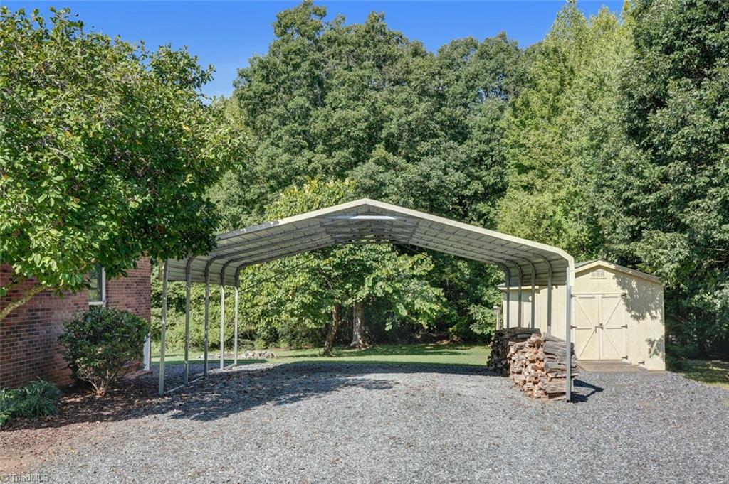 130 Harbor Road Reidsville, NC 27320 - Photo 8 of 35 Gallery Image 8