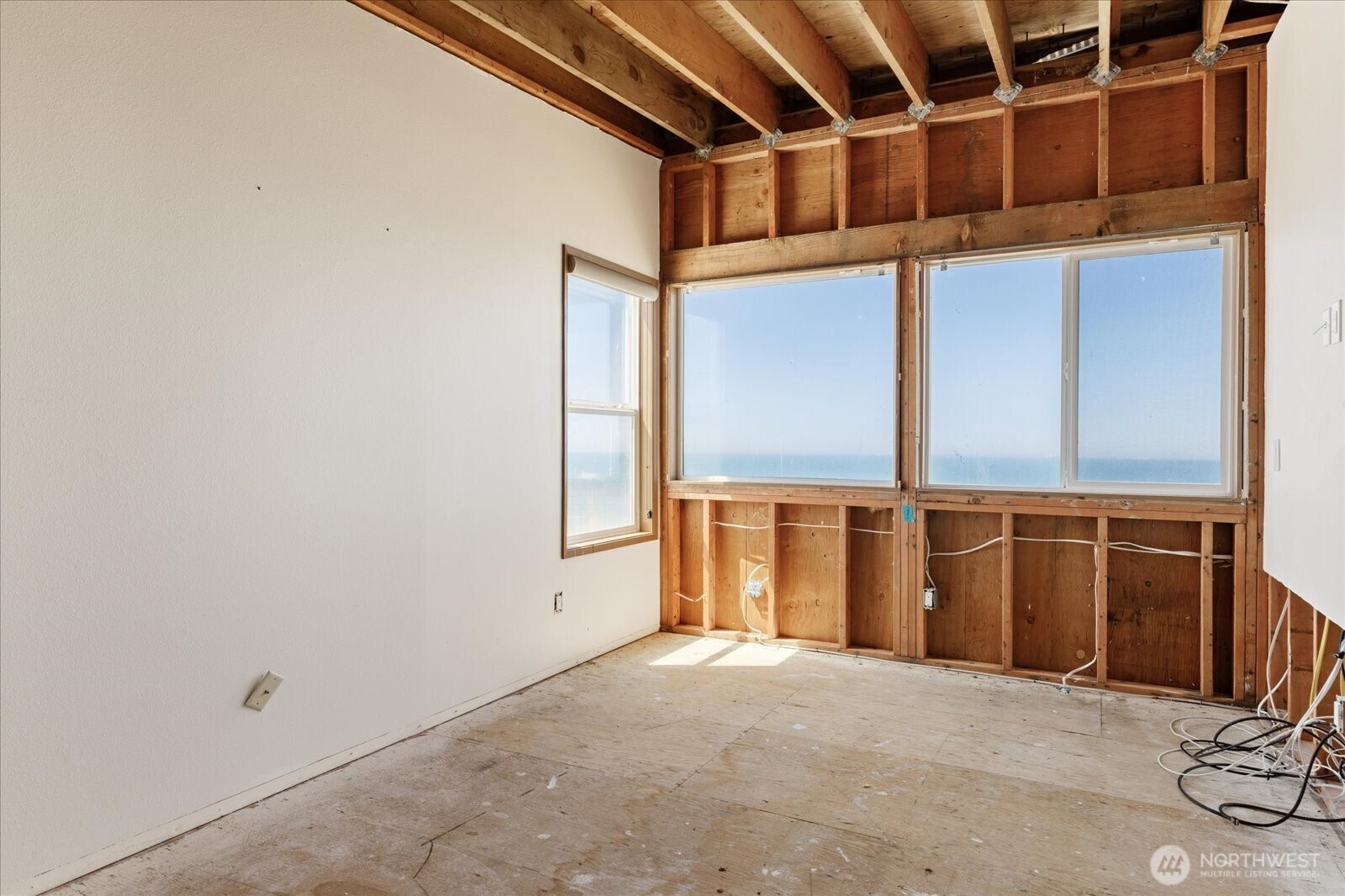 2511 West Beach Road Oak Harbor, WA 98277 - Photo 16 of 26 Gallery Image 16