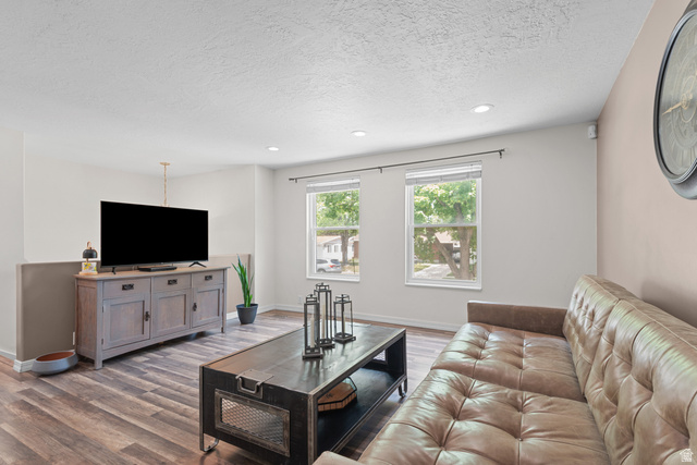 9890 Tonya Drive Sandy, UT 84070 - Photo 10 of 32