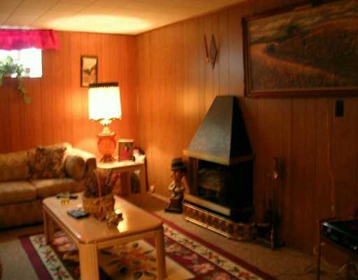 1161 Princeton Road Monroeville, PA 15146 - Photo 6 of 8 Den/Family/Great Room.
